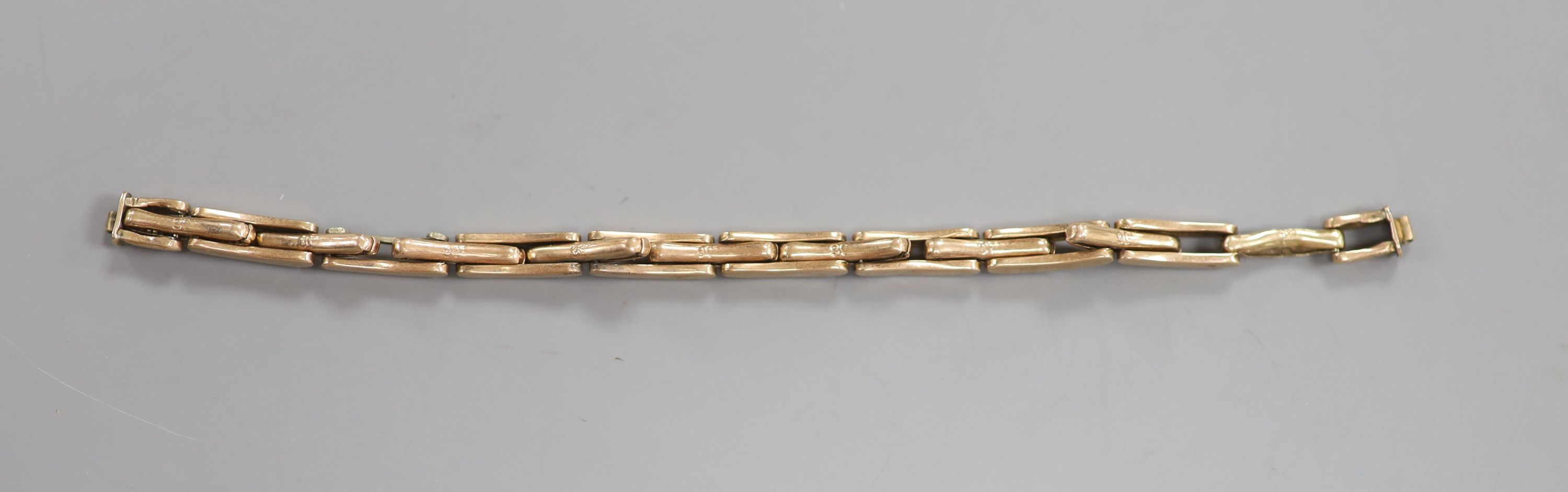 A 9ct expanding watch bracelet, gross 5.4 grams.